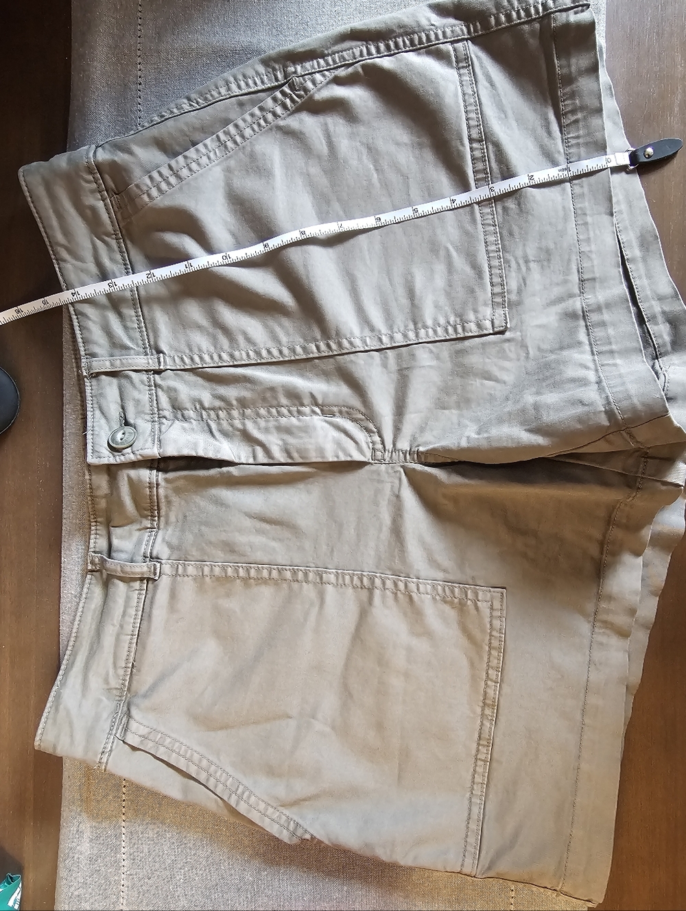 Universal Thread Khaki Shorts Size 8 High Rise Casual Chino Shorts Neutral